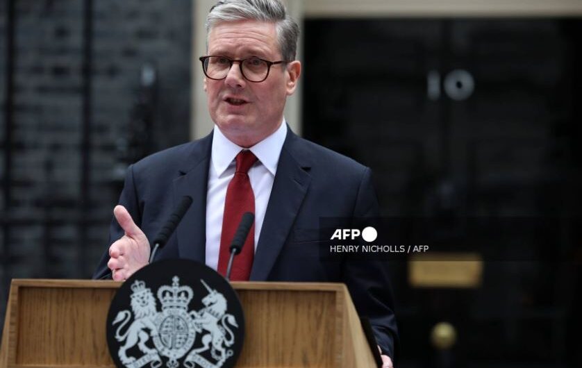 UK PM urges world leaders to take HIV test